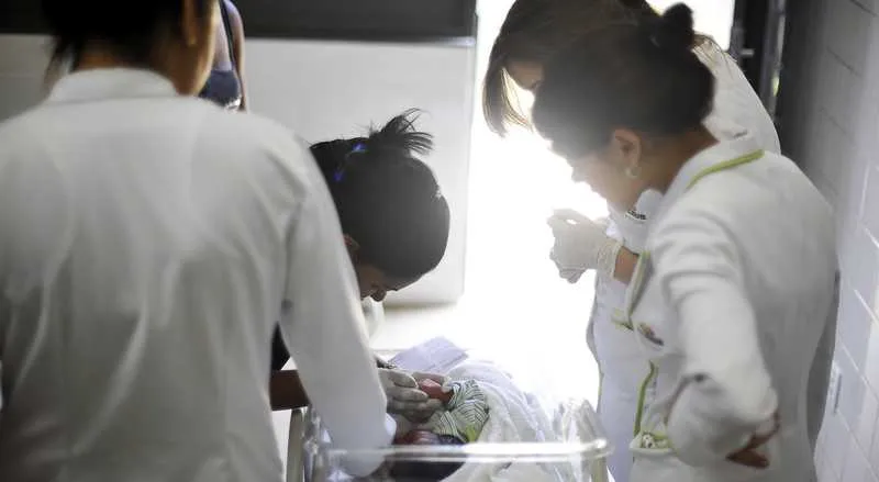 O Ministério da Saúde  confirmou que a microcefalia tem avançado muito no país