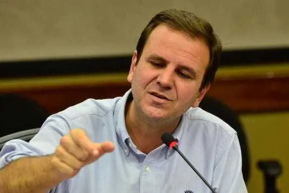 Segundo Eduardo Paes, prefeito do Rio, a culpa é do Comitê organizador das Olimpíadas por falhas 