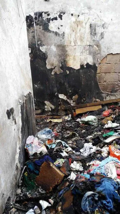 Incêndio destruiu tudo que a família tinha no Jardim Catarina