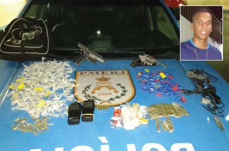 Suspeito de tráfico, Piloto não resistiu aos ferimentos e morreu no local. Na ação, PMs apreenderam armas e drogas