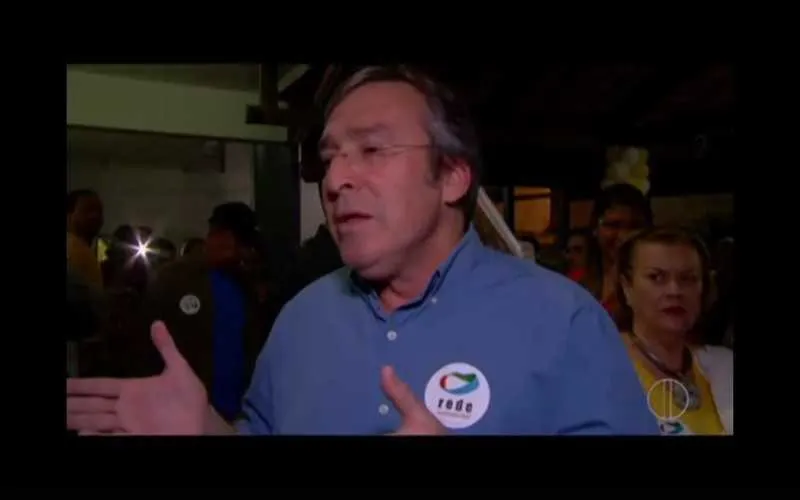O vereador Dr. Adriano Moreno é o candidato a prefeito, que tem como vice, Cristiane Fernandes