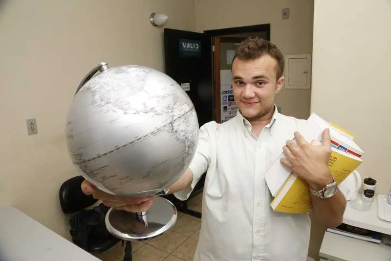 Rafael Marinho, de 19 anos, viaja no próximo sábado (13) para estudar no estado de Indiana