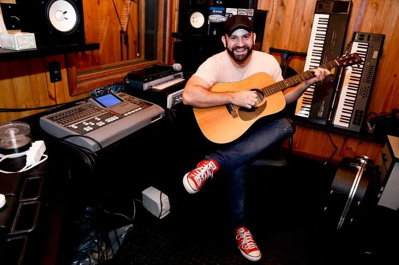 Com sucesso de seu projeto, Victor Dulfe sonha com o dia que poderá sobreviver só de música