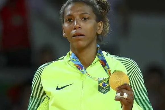 A medalha de ouro da Judoca foi a volta por cima após ofensas racistas nas Olimpíadas de Londres