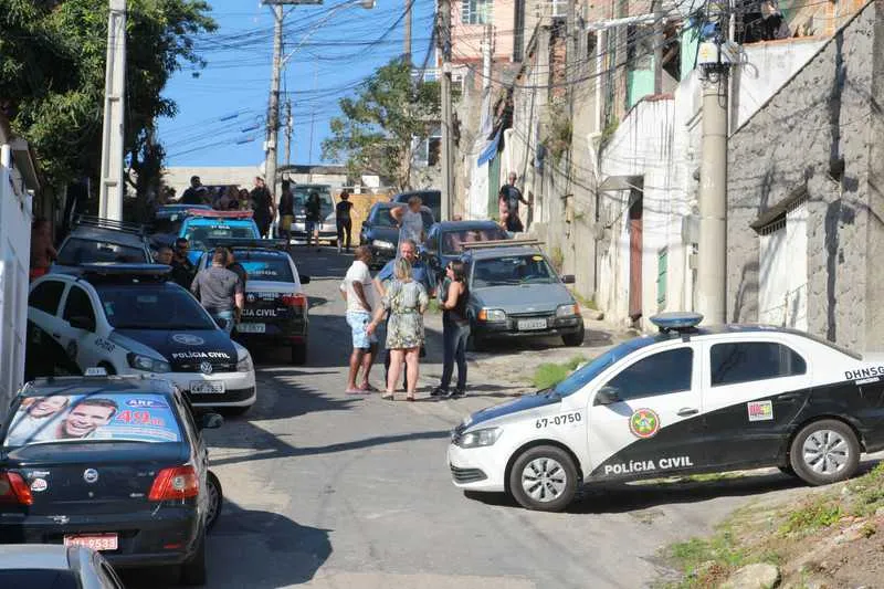 Policiais da DHNISG fizeram perícia no local e vão aguardar laudo do IML sobre causa da morte