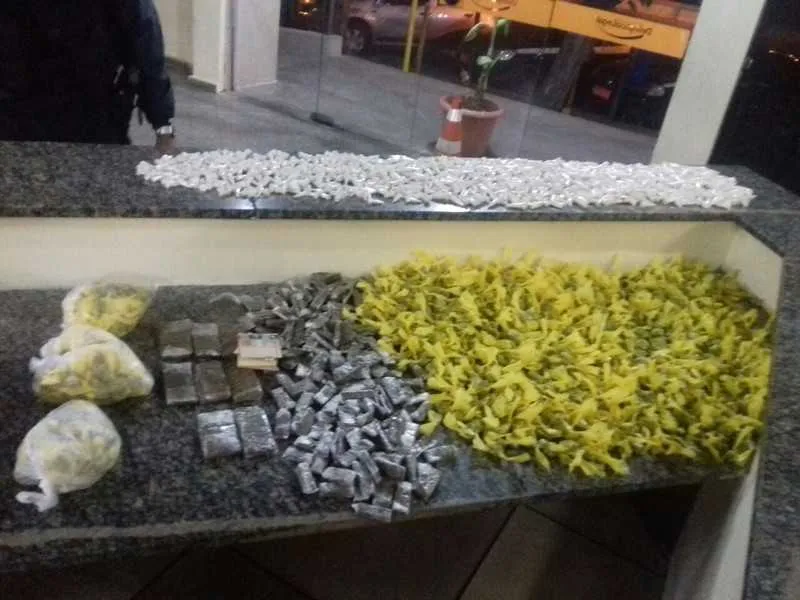 Drogas estavam com um homem e um menor de 16 anos