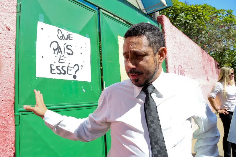 Eliano Enzo foi à escola, ontem, conversar com os estudantes
