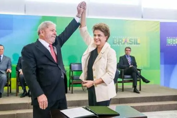 A presidenta afastada Dilma Rousseff e o ex-presidente Luiz Inácio Lula da Silva serão investigados na Operação Lava Jato