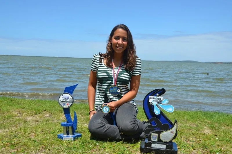A nadadora Mariana Mello e maratonista Robson Júnior vão participar da cerimônia em agosto