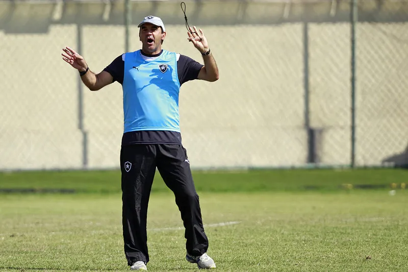 Ricardo fez experiências visando a jogo decisivo no domingo