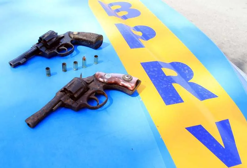 Segundo a polícia, dupla fez mais de 15 vítimas em rodovia de SG