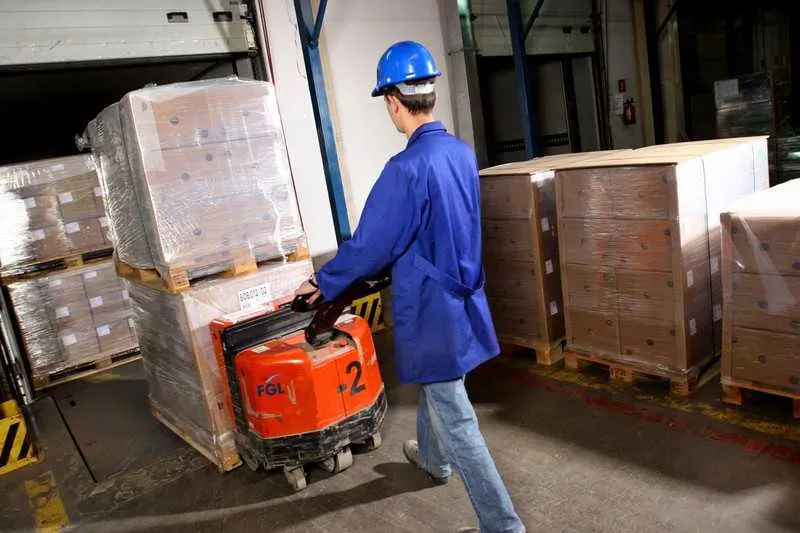 No caso da capital do Estado, o maior número de postos de trabalho oferecidos essa semana, distribuídos em sete cargos, é para a função de estoquista: 85
