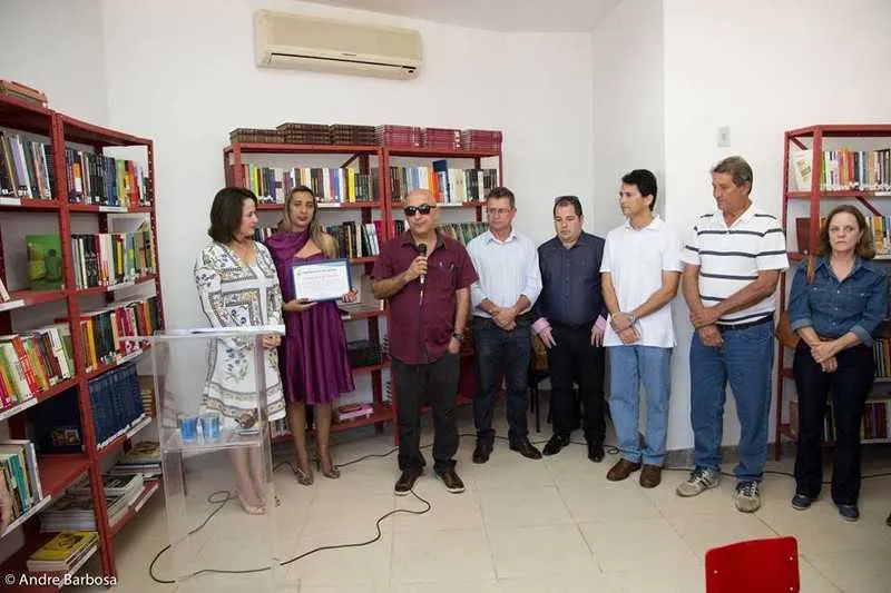 A biblioteca foi inaugurada, há uma semana, com a presença da deputada Márcia Jeovani

