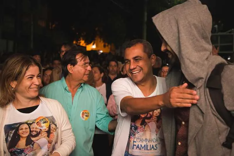 O candidato a prefeito Marlos Costa fez reunião com lideranças católicas na noite de ontem