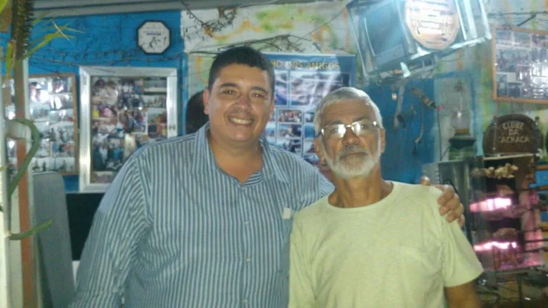 Michel Portugal com seu pai Ricardo Jaegg comemorando seu aniversario de 64 anos