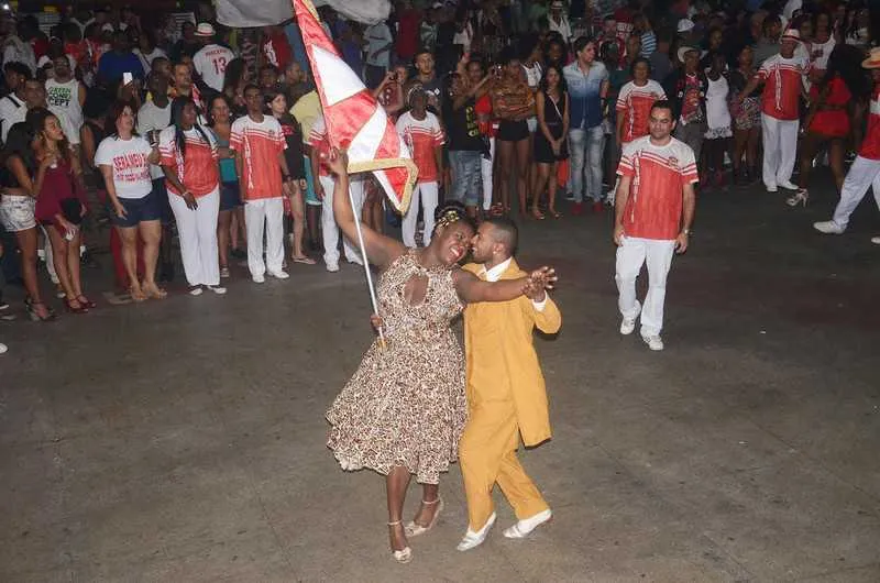 Hoje, a partir das 22h, tem mais uma semifinal de samba