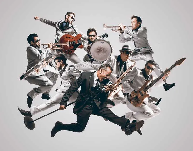 Imagem ilustrativa da imagem Big Time Orquestra anima noite no Iate Clube