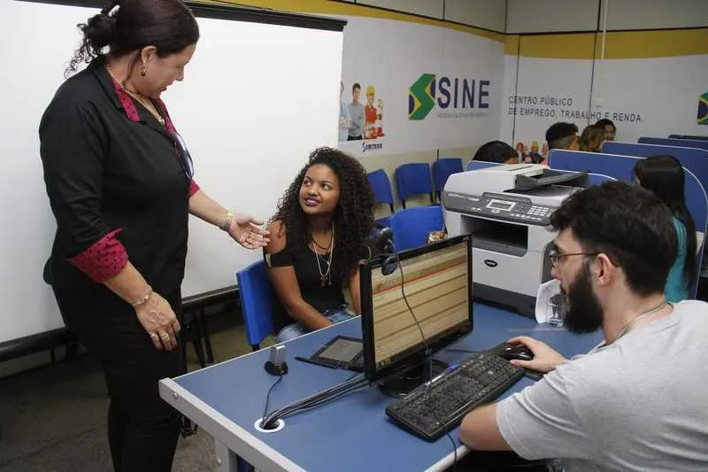 Estudantes que já concluíram o curso foram encaminhados para confecção da carteira de trabalho