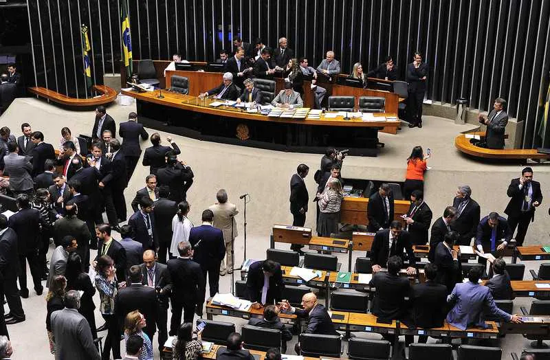 Plenário retoma as votações nesta segunda, a partir das 10h