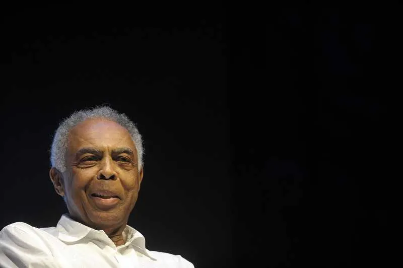 Gilberto Gil faz tratamento contra insuficiência renal