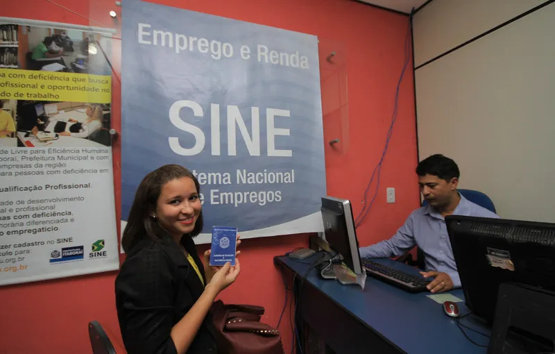 Camila ficou desempregada há dois meses e foi procurar oportunidade no polo de Itaboraí.
