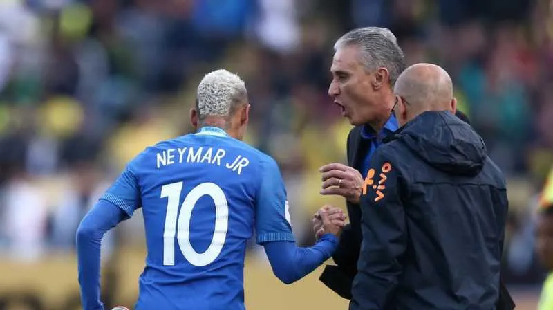 Tite iniciou a trajetória na Seleção com pé direito, após vencer os equatorianos dentro de casa