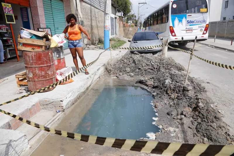  Moradores também alertam para riscos de acidentes no local