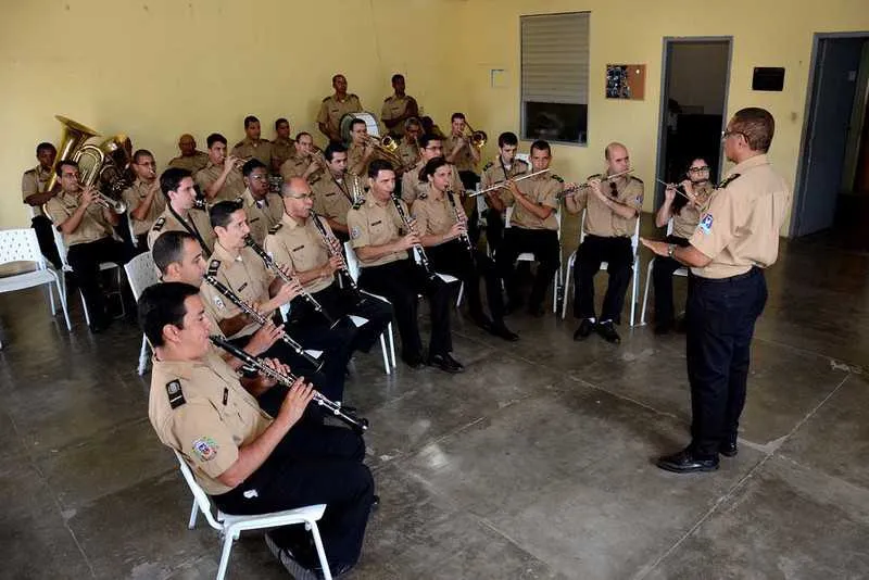 Criada há 25 anos, a banda da Guarda Municipal conta hoje com cerca de 40 integrantes