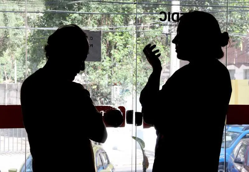 Comerciante teve a casa invadida por criminosos, que ameaçavam matar seus filhos e esposa