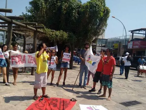 Na pauta de reivindicações, os manifestantes pediram a saída do presidente Michel Temer