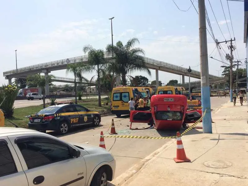 O acidente deixou um saldo de quatro feridos no BR-101