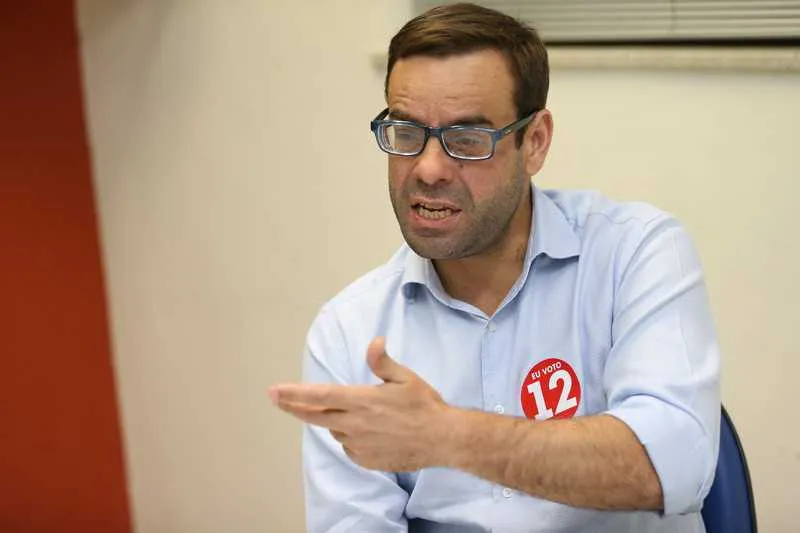 Imagem ilustrativa da imagem "Não abro mão de ter Aparecida Panisset compondo nosso governo."