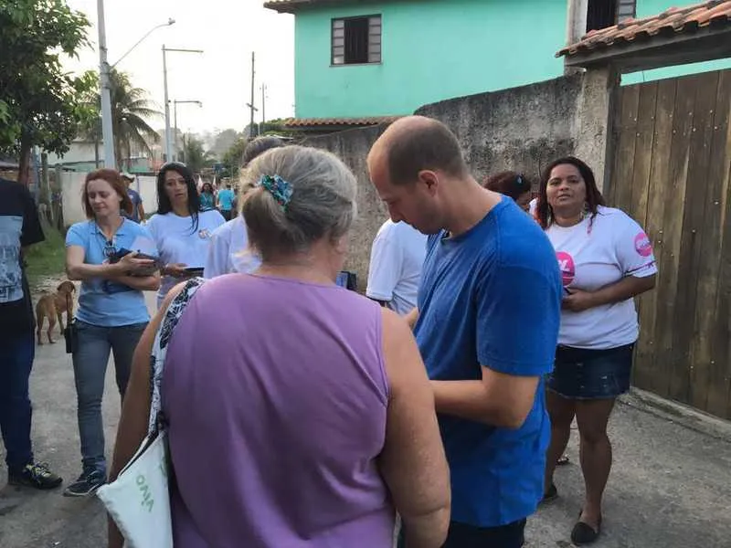 Delaroli visita bairro Marquês e promete revitalizar a educação  