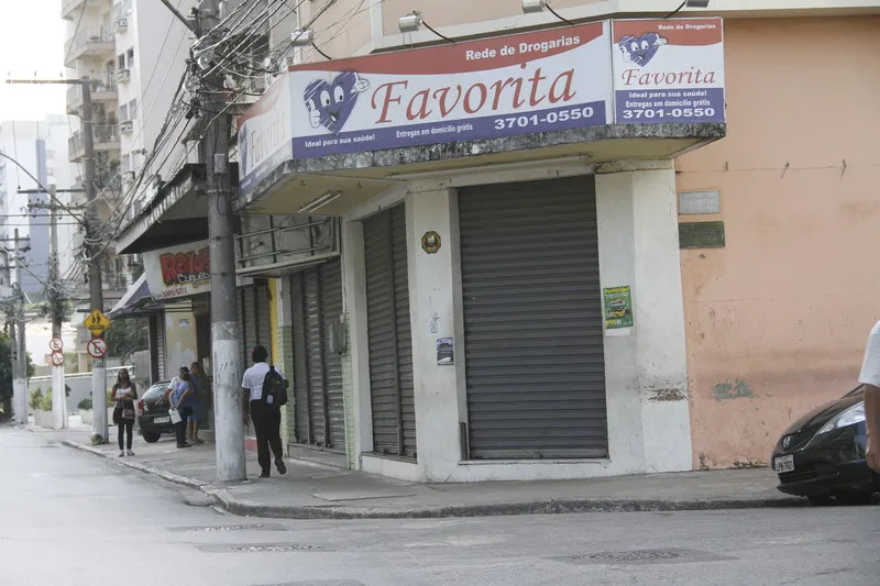 Comerciantes da Rua Doutor Mário Viana tiveram que baixar as portas na manhã de ontem
