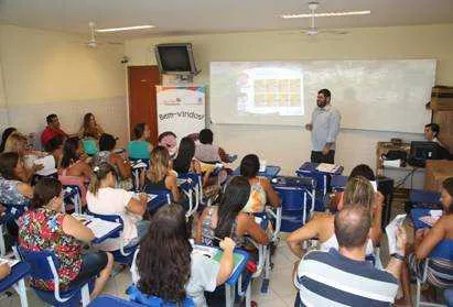  Até o dia 26 de, mais de 400 professores de 177 escolas da rede pública farão o treinamento