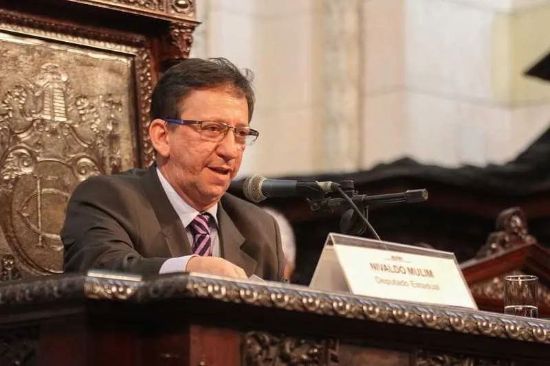 Deputado acredita que o aparelho auditivo na infância é essencial para o seu desenvolvimento