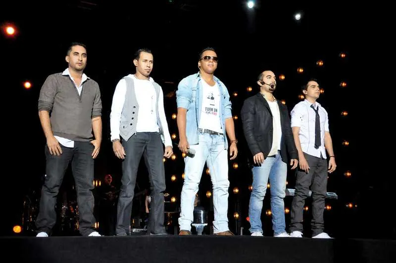 O grupo de pagode Sorriso Maroto apresenta os seus sucessos em show na noite de quinta-feira