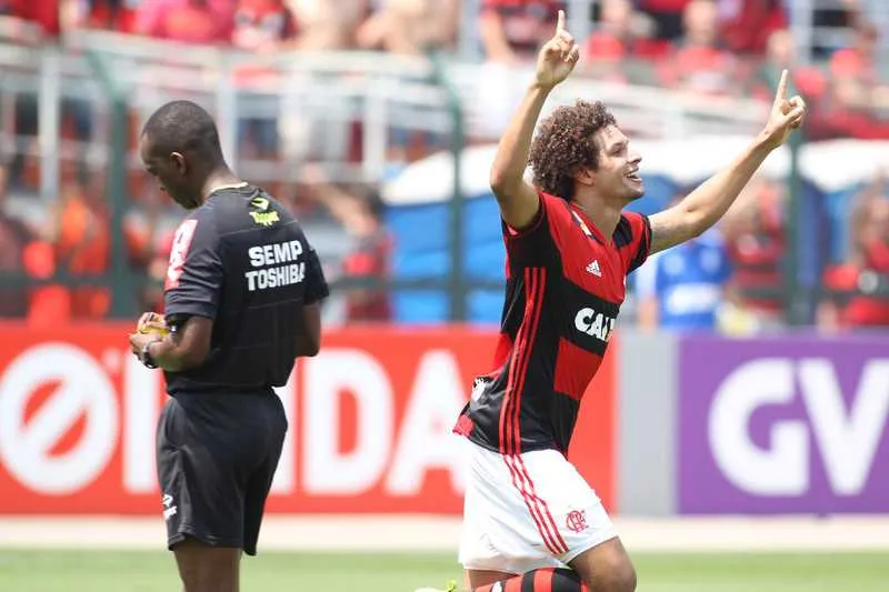 Arão marcou um dos gols da vitória sobre o Figueirense