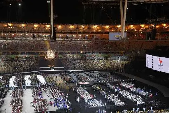 Imagem ilustrativa da imagem Paralimpíada do Rio é encerrada com "cerimônia musical" no Maracanã