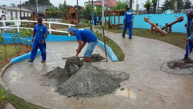  Praças estão sendo construídas ou reformadas para a população