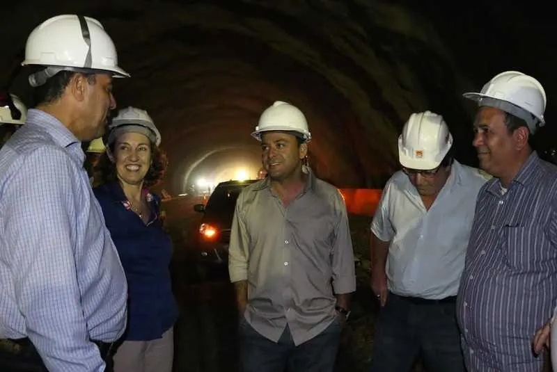 Imagem ilustrativa da imagem Teste de ônibus em novo túnel em Niterói