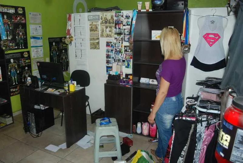 Uma comerciante teve sua loja arrombada, na madrugada de ontem, no bairro de Santa Catarina