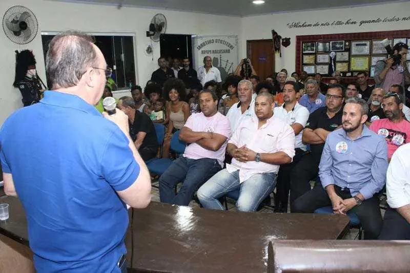 Neilton Mulim fez reunião com representantes dos ambulantes e taxistas na tarde de ontem