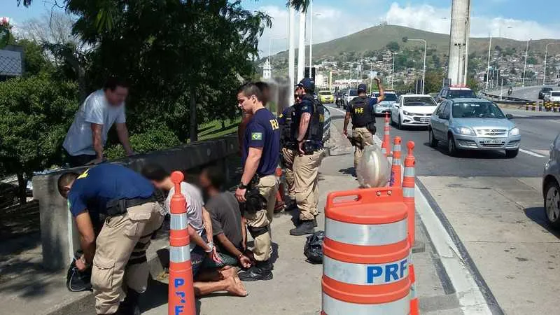 Os três homens e o menor foram reconhecidos pelas vítimas