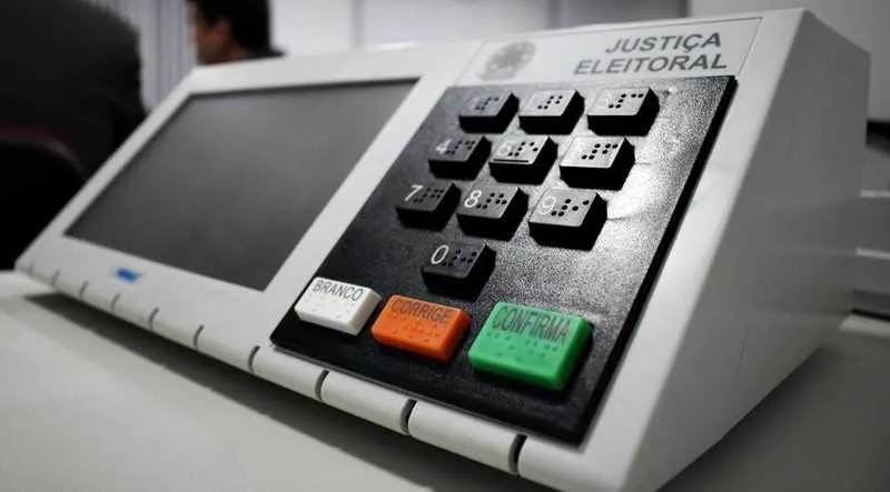 Imagem ilustrativa da imagem Problemas com urnas eletrônicas