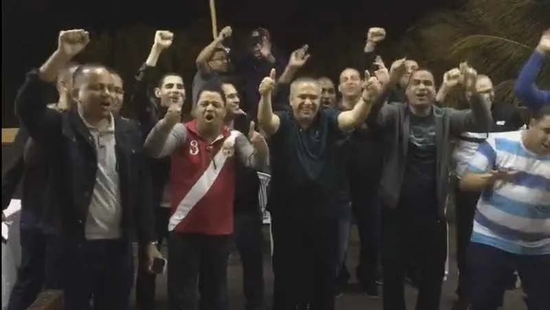 Salvador festejou vitória nas urnas com amigos de igreja