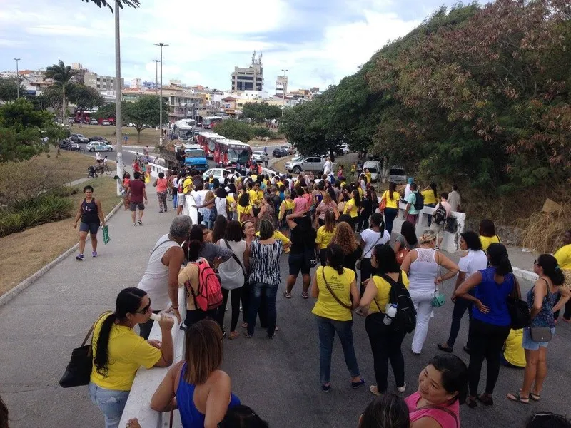 Em apenas uma hora, grandes engarrafamentos se formaram por causa do protesto da categoria