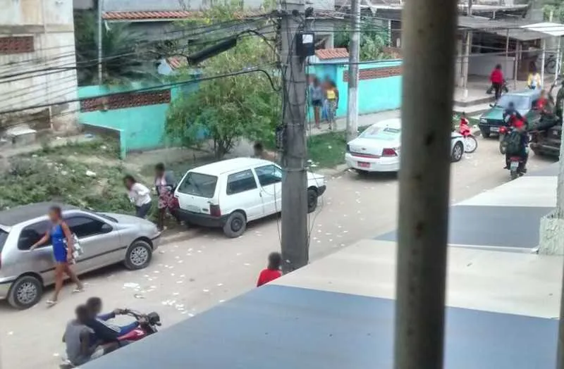 Imagem ilustrativa da imagem Traficantes são flagrados fazendo ronda no Salgueiro