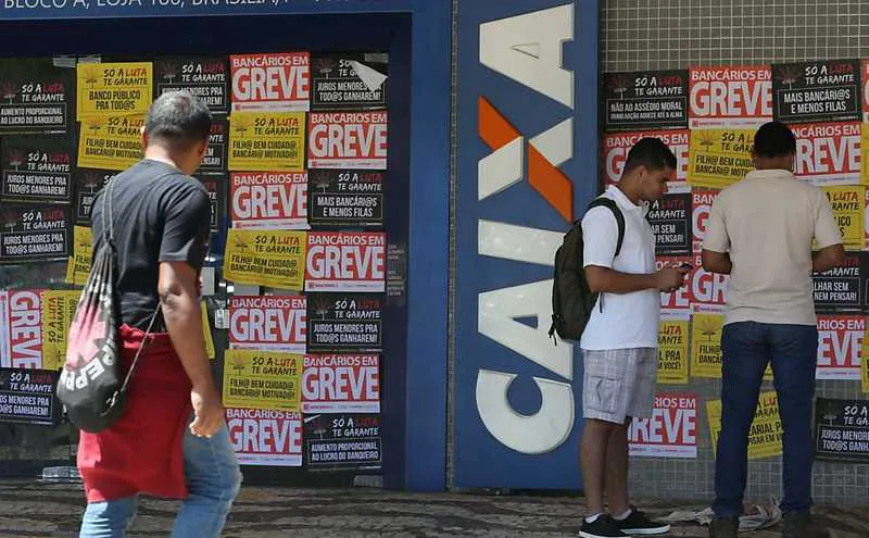 Imagem ilustrativa da imagem Bancários de pelo menos 17 estados e do DF encerram greve