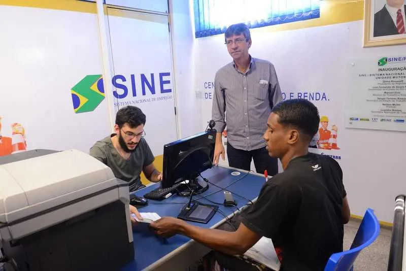 Imagem ilustrativa da imagem SG agiliza emissão de auxílios-desempregos.